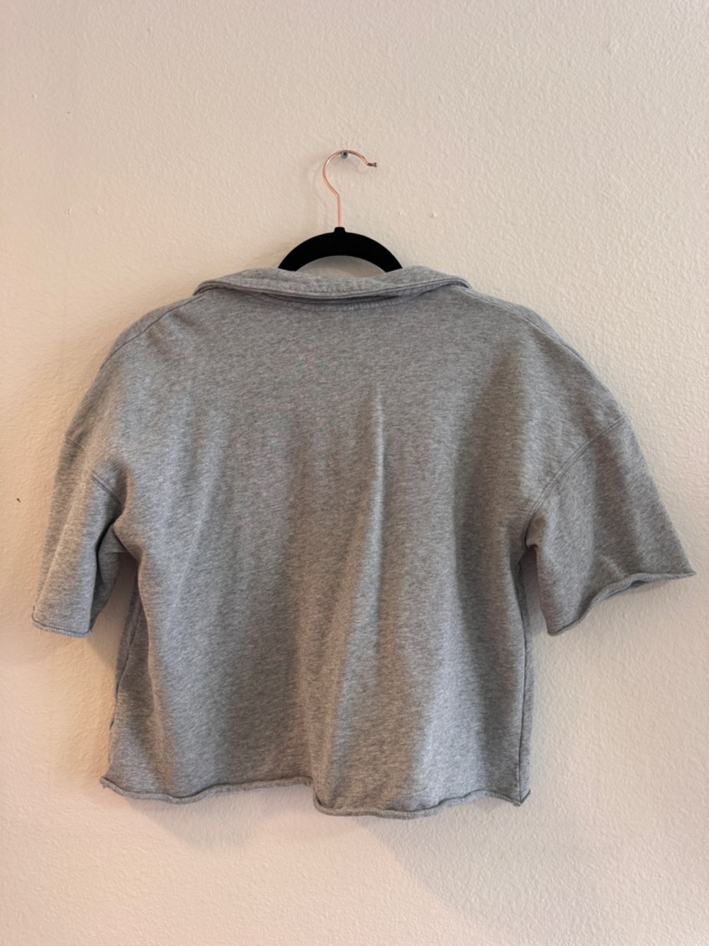 Universal Thread Heather Gray Collared V-Neck Crop Top - Picture 2 of 3
